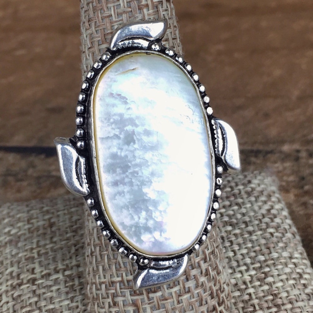 New Mother Of Pearl MOP Statement Silver Overlay Ring Size 8 - Picture 4 of 11